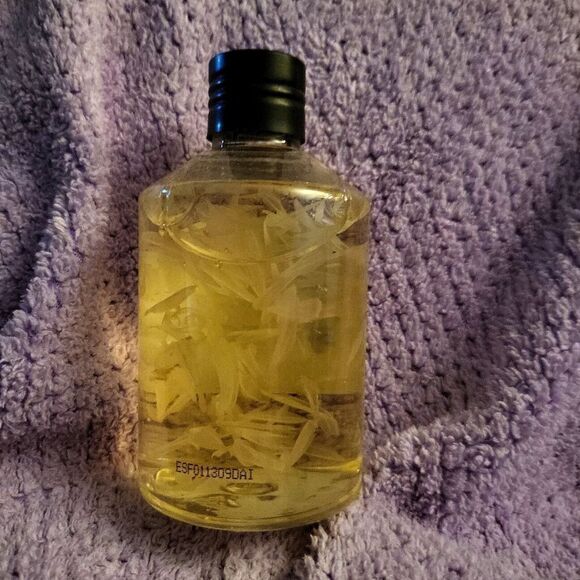 Daisy toner for yor face! - Picture 2 of 2